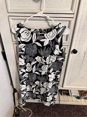 Sleeveless Black & White Floral Midi Dress